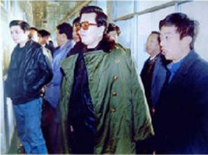 1993年12月時任河南省委書記、現任中央政治局常委的***視察我廠